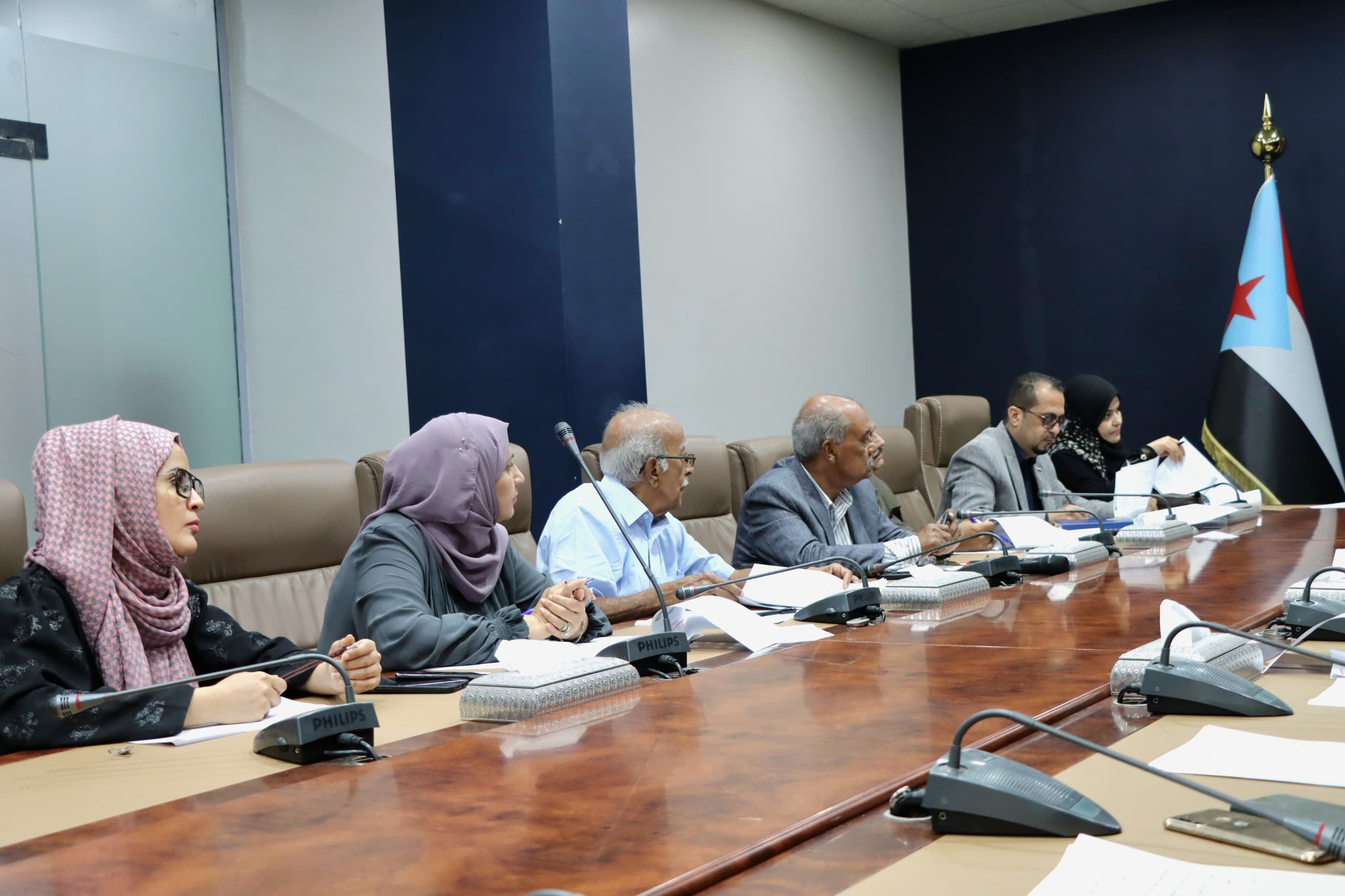 الهيئة السياسية تناقش المستجدات السياسية وتثمن زيارات الرئيس الزُبيدي لمحافظات الجنوب الهيئة السياسية تناقش المستجدات السياسية وتثمن زيارات الرئيس الزُبيدي لمحافظات الجنوب