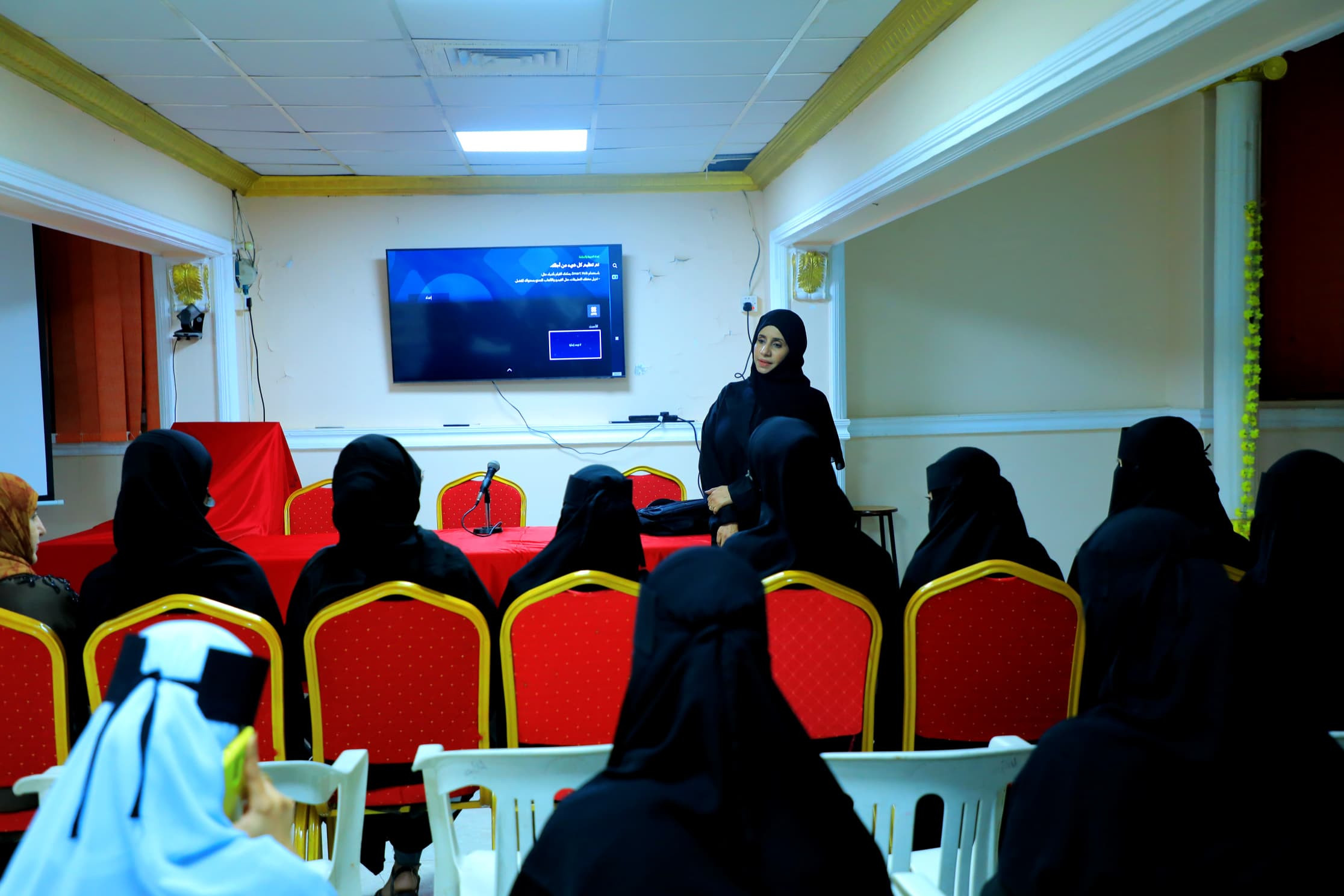 الأمانة العامة تختتم برنامج الأمسيات الرمضانية للطالبات في جامعة عدن الأمانة العامة تختتم برنامج الأمسيات الرمضانية للطالبات في جامعة عدن