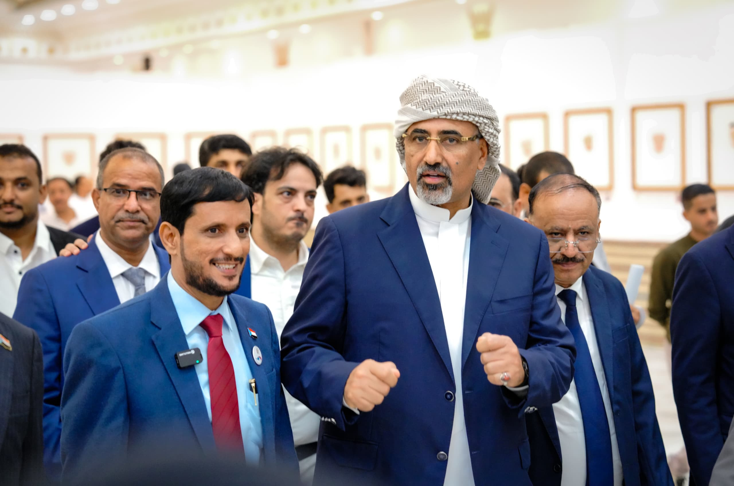 الرئيس الزُبيدي يفتتح معرض "إمارات الأمجاد في أرض الأجداد" بالعاصمة عدن الرئيس الزُبيدي يفتتح معرض "إمارات الأمجاد في أرض الأجداد" بالعاصمة عدن