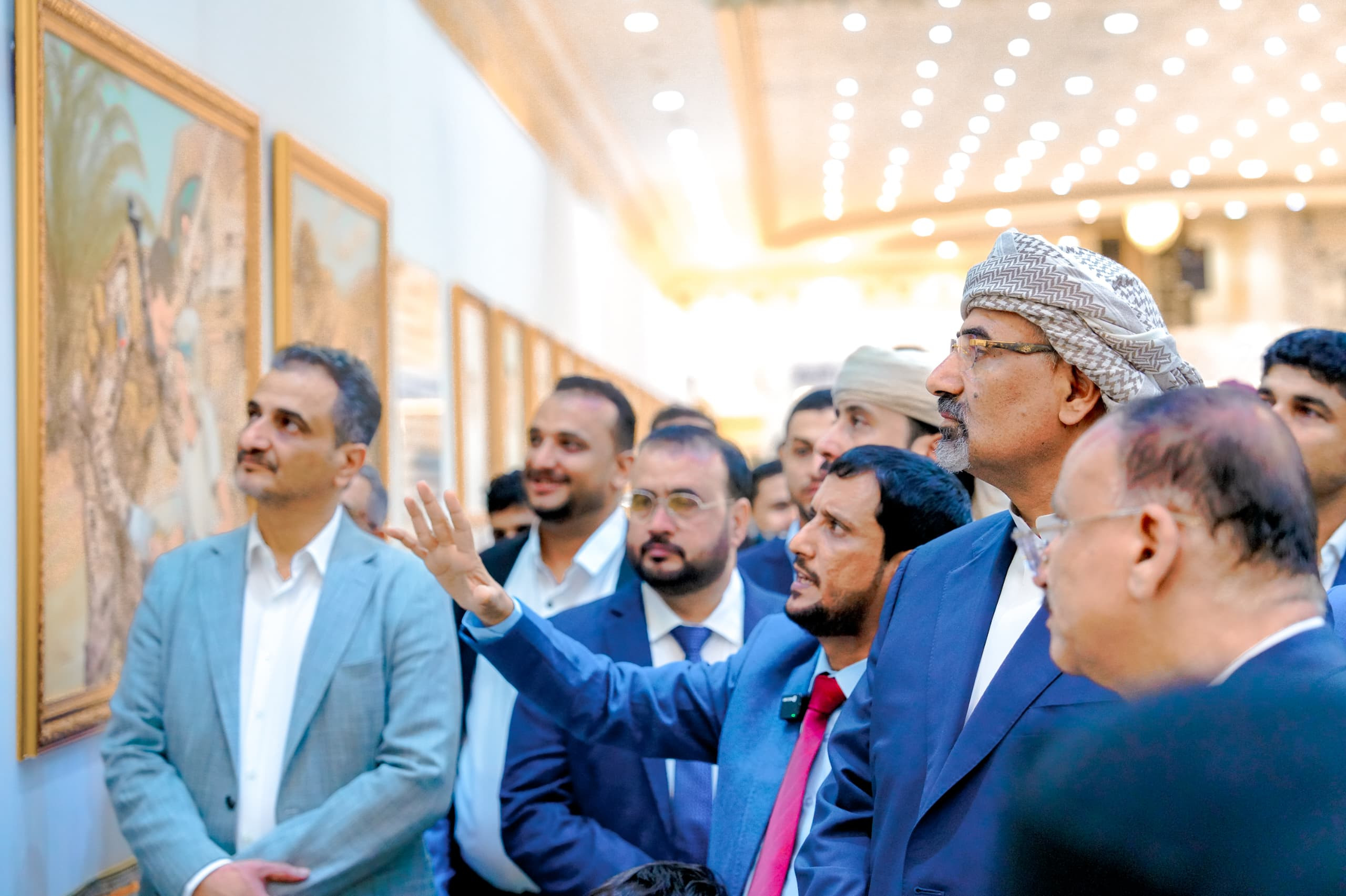 الرئيس الزُبيدي يفتتح معرض "إمارات الأمجاد في أرض الأجداد" بالعاصمة عدن الرئيس الزُبيدي يفتتح معرض "إمارات الأمجاد في أرض الأجداد" بالعاصمة عدن