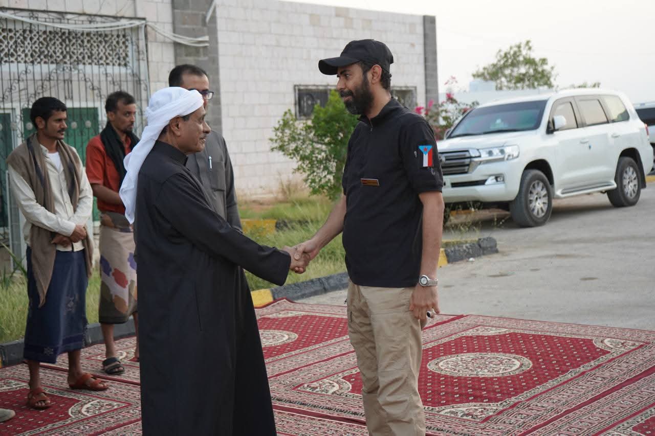 عضو مجلس القيادة الرئاسي البحسني يقيم مأدبة إفطار رمضانية للمسؤولين في حضرموت - عضو مجلس القيادة الرئاسي البحسني يقيم مأدبة إفطار رمضانية للمسؤولين في حضرموت -