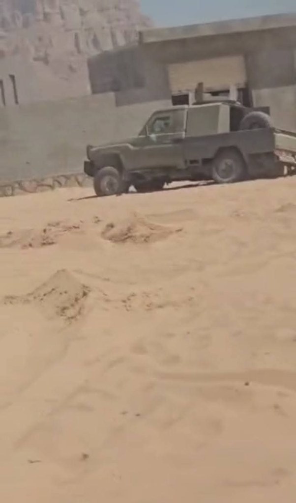 حضرموت : إشتباكات مسلحة بين قوات الأمن ومسلحين قبليين في الخشغة غرب وادي حضرموت ( فيديو + صور) حضرموت : إشتباكات مسلحة بين قوات الأمن ومسلحين قبليين في الخشغة غرب وادي حضرموت ( فيديو + صور)