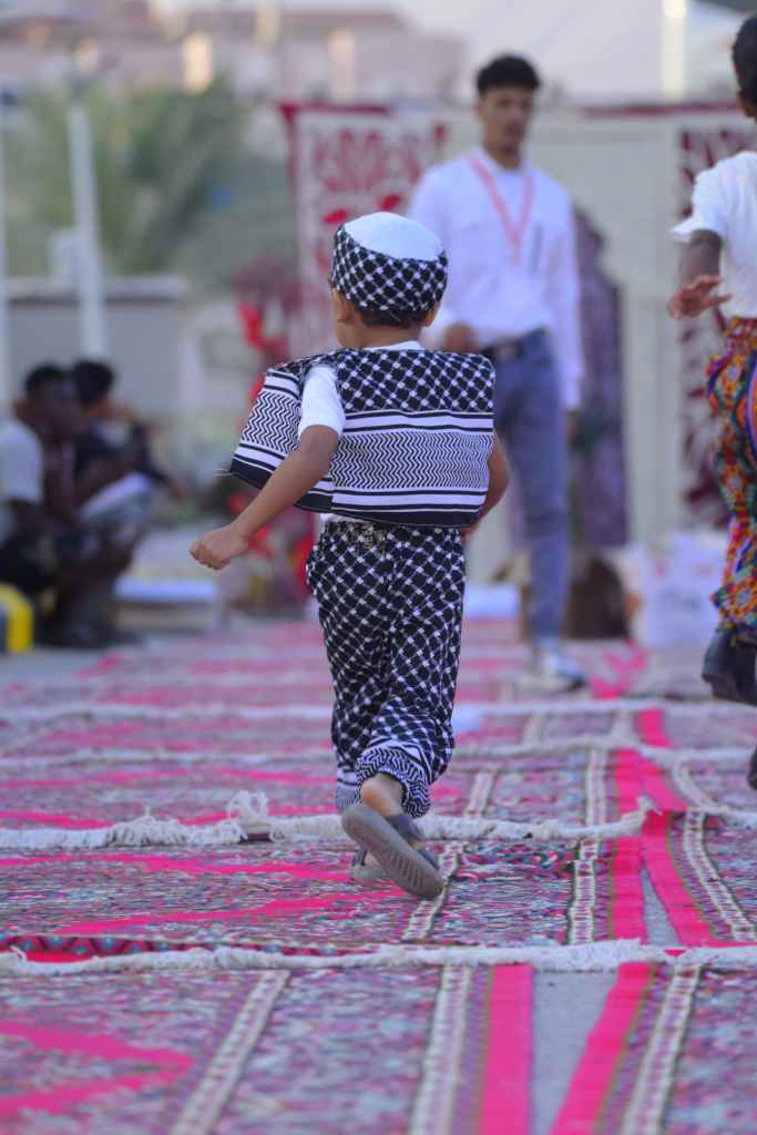 في فعالية مجتمعية .. أهالي المكلا يقيمون أطول سفرة إفطار رمضاني بحضرموت للمرة الثالثة على التوالي (شاهد الصور) في فعالية مجتمعية .. أهالي المكلا يقيمون أطول سفرة إفطار رمضاني بحضرموت للمرة الثالثة على التوالي (شاهد الصور)