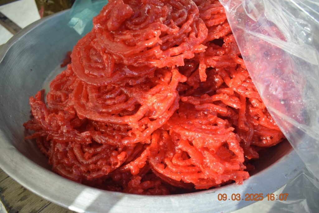 سوق مدينة سيئون كما يبدو ليلة العاشر من رمضان 1446هـ { شاهد الصور } سوق مدينة سيئون كما يبدو ليلة العاشر من رمضان 1446هـ { شاهد الصور }