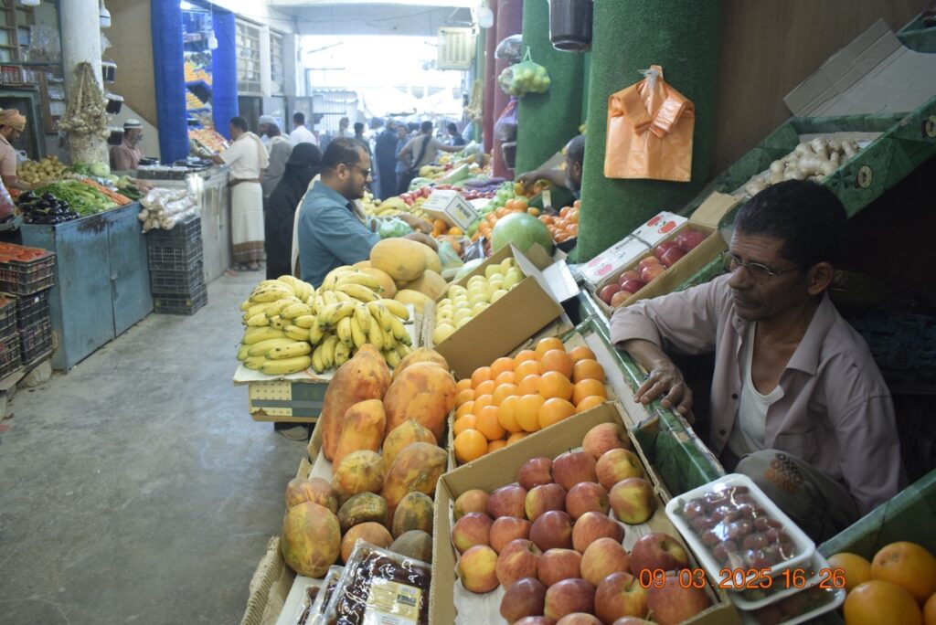 سوق مدينة سيئون كما يبدو ليلة العاشر من رمضان 1446هـ { شاهد الصور } سوق مدينة سيئون كما يبدو ليلة العاشر من رمضان 1446هـ { شاهد الصور }