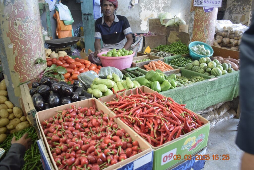 سوق مدينة سيئون كما يبدو ليلة العاشر من رمضان 1446هـ { شاهد الصور } سوق مدينة سيئون كما يبدو ليلة العاشر من رمضان 1446هـ { شاهد الصور }