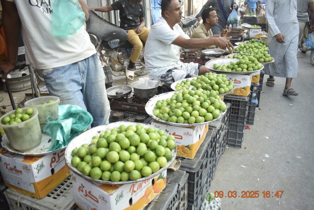 سوق مدينة سيئون كما يبدو ليلة العاشر من رمضان 1446هـ { شاهد الصور } سوق مدينة سيئون كما يبدو ليلة العاشر من رمضان 1446هـ { شاهد الصور }