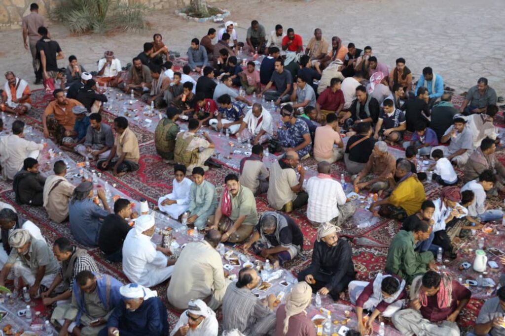 إدارة أمن مديرية المكلا و مركز شرطة روكب_بويش يقيما مائدة الإفطار الرمضاني الثالث بمناطق شرق المكلا "شاهد الصور" إدارة أمن مديرية المكلا و مركز شرطة روكب_بويش يقيما مائدة الإفطار الرمضاني الثالث بمناطق شرق المكلا "شاهد الصور"