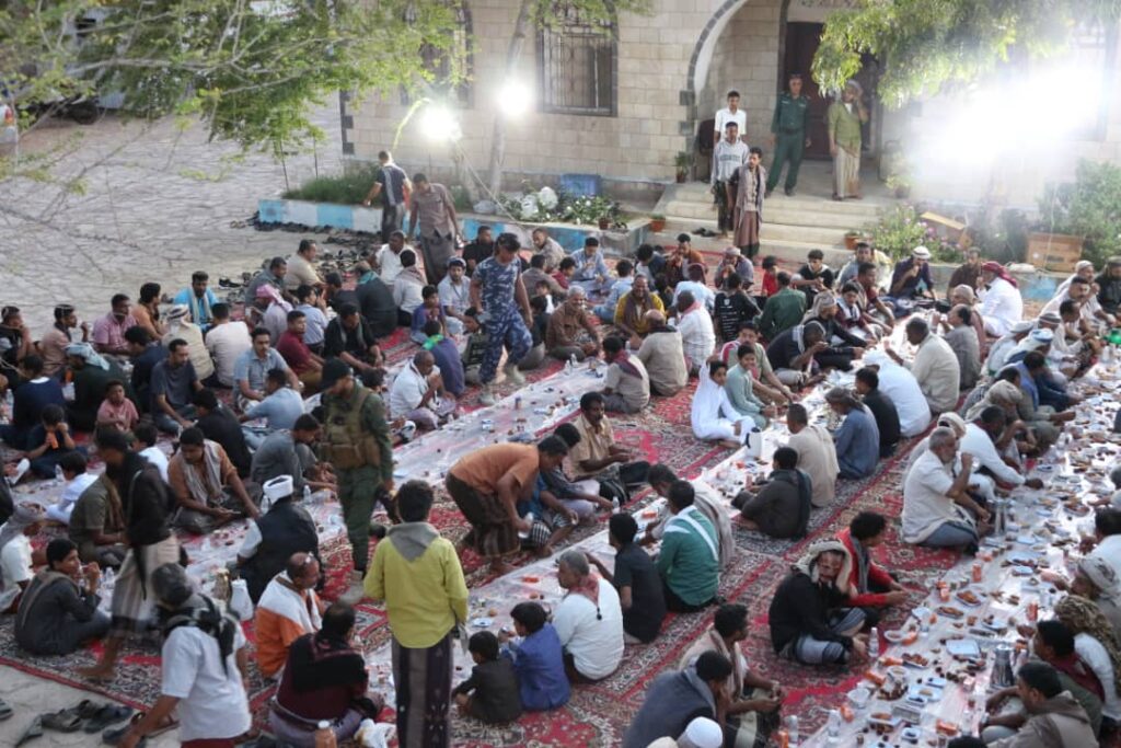 إدارة أمن مديرية المكلا و مركز شرطة روكب_بويش يقيما مائدة الإفطار الرمضاني الثالث بمناطق شرق المكلا "شاهد الصور" إدارة أمن مديرية المكلا و مركز شرطة روكب_بويش يقيما مائدة الإفطار الرمضاني الثالث بمناطق شرق المكلا "شاهد الصور"