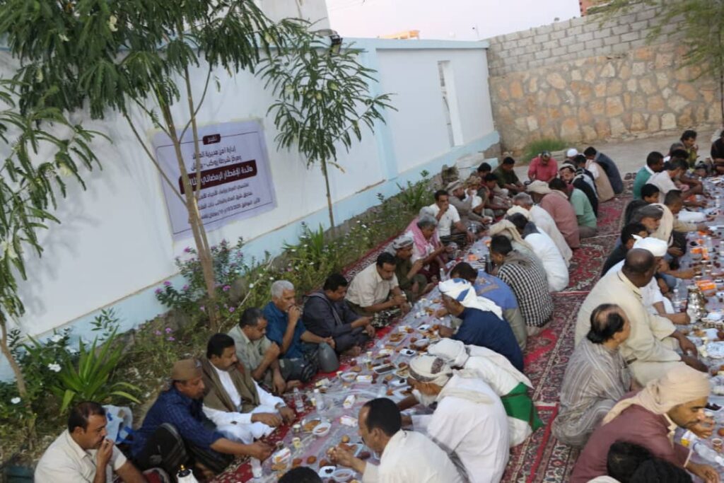 إدارة أمن مديرية المكلا و مركز شرطة روكب_بويش يقيما مائدة الإفطار الرمضاني الثالث بمناطق شرق المكلا "شاهد الصور" إدارة أمن مديرية المكلا و مركز شرطة روكب_بويش يقيما مائدة الإفطار الرمضاني الثالث بمناطق شرق المكلا "شاهد الصور"