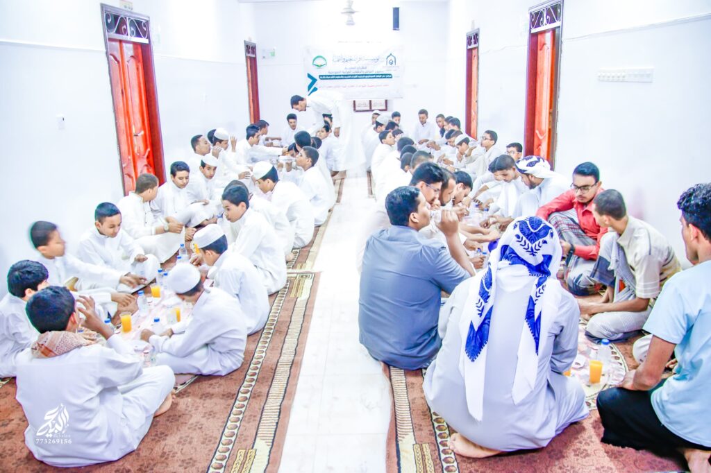 في مجلسٍ قُرآني مَهيب وأجواءٍ روحانيةٍ سادها التعطشُ للارتواءٍ من موائدٍ الرحمن ..مركز تاج الوقار النموذجي بتاربة يقيم إفطاره السنوي ويحتفي بتخريج كوكبة جديدة من حفاظ كتاب الله تعالى في ليلة رمضانية قرآنية بامتياز في مجلسٍ قُرآني مَهيب وأجواءٍ روحانيةٍ سادها التعطشُ للارتواءٍ من موائدٍ الرحمن ..مركز تاج الوقار النموذجي بتاربة يقيم إفطاره السنوي ويحتفي بتخريج كوكبة جديدة من حفاظ كتاب الله تعالى في ليلة رمضانية قرآنية بامتياز