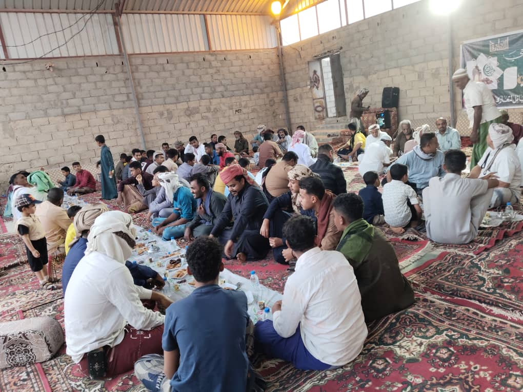 قبيلة آل باجندوح في إفطارها الرمضاني الثاني تكرم 41 خريجا وخريجة وحافظا وحافظة قبيلة آل باجندوح في إفطارها الرمضاني الثاني تكرم 41 خريجا وخريجة وحافظا وحافظة