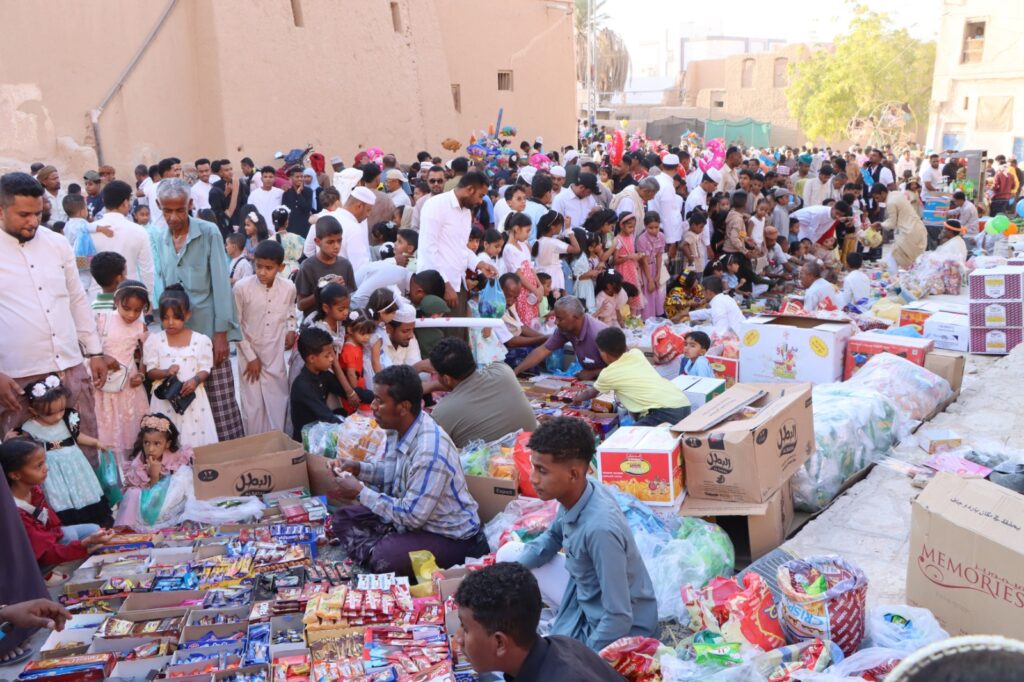 ثمانية مساجد بمدينة سيئون يحتفلن بختاميها ليلة النصف من رمضان وختم مسجد باعلوي انموذج ثمانية مساجد بمدينة سيئون يحتفلن بختاميها ليلة النصف من رمضان وختم مسجد باعلوي انموذج