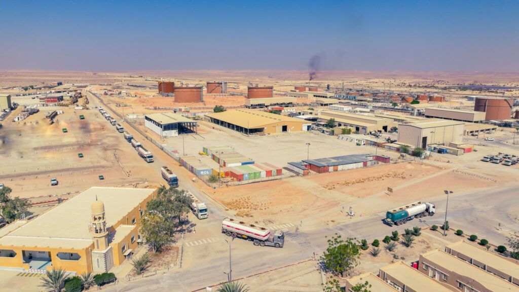 شركة بترومسيلة تبدأ ضخ أول شحنة من وقود المازوت لمحطات توليد الكهرباء بساحل حضرموت شركة بترومسيلة تبدأ ضخ أول شحنة من وقود المازوت لمحطات توليد الكهرباء بساحل حضرموت