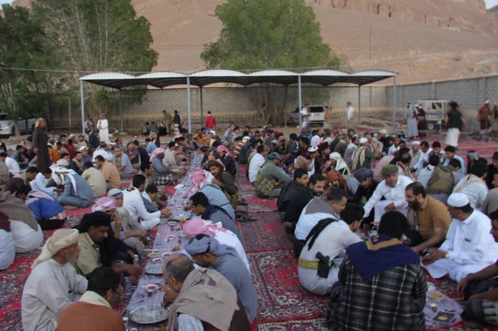 بحضور رسمي ومجتمعي واسع المنطقة العسكرية الأولى تقيم مأدبة إفطار وأمسية رمضانية بحضور رسمي ومجتمعي واسع المنطقة العسكرية الأولى تقيم مأدبة إفطار وأمسية رمضانية