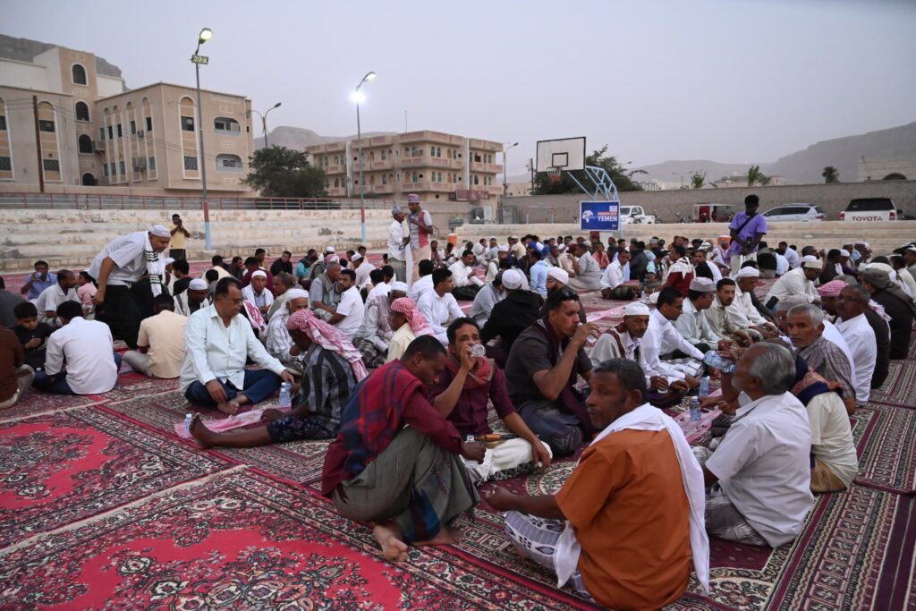 نادي سيئون الرياضي الثقافي الاجتماعي يقيم أمسية رمضانية ويكرّم أبطاله الرياضيين بحضور رسمي واجتماعي واسع نادي سيئون الرياضي الثقافي الاجتماعي يقيم أمسية رمضانية ويكرّم أبطاله الرياضيين بحضور رسمي واجتماعي واسع