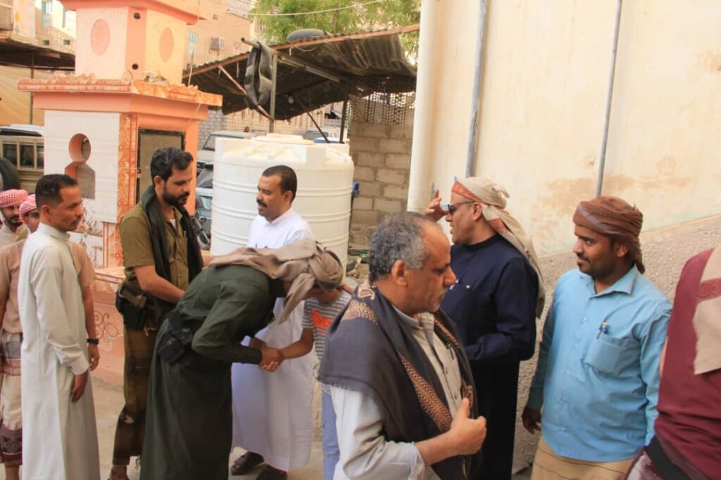 مدير عام الأمن والشرطة م حضرموت الوادي والصحراء و رئيس أركان المنطقة العسكرية الاولى يقدموا واجب العزاء في وفاة العقيد القاضي محمد عاشور عمرون مدير عام الأمن والشرطة م حضرموت الوادي والصحراء و رئيس أركان المنطقة العسكرية الاولى يقدموا واجب العزاء في وفاة العقيد القاضي محمد عاشور عمرون