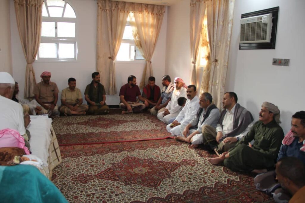 مدير عام الأمن والشرطة م حضرموت الوادي والصحراء و رئيس أركان المنطقة العسكرية الاولى يقدموا واجب العزاء في وفاة العقيد القاضي محمد عاشور عمرون مدير عام الأمن والشرطة م حضرموت الوادي والصحراء و رئيس أركان المنطقة العسكرية الاولى يقدموا واجب العزاء في وفاة العقيد القاضي محمد عاشور عمرون