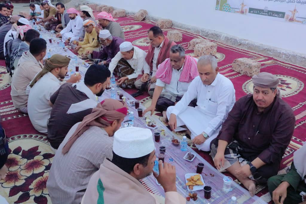 إدارة أمن مديرية سيئون تقيم أمسية رمضانية وإفطارًا جماعيًا لمنتسبيها وتكرم مبرزيها إدارة أمن مديرية سيئون تقيم أمسية رمضانية وإفطارًا جماعيًا لمنتسبيها وتكرم مبرزيها