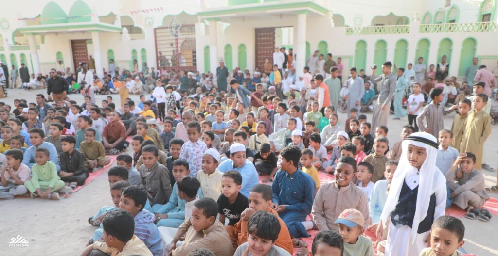 بهتافات الصغار ومشاركة الكبار فرحتهم ..تاربة تحيي احتفالية ختم ليلة 27 رمضان بمسجد الجامع بالبلاد بهتافات الصغار ومشاركة الكبار فرحتهم ..تاربة تحيي احتفالية ختم ليلة 27 رمضان بمسجد الجامع بالبلاد