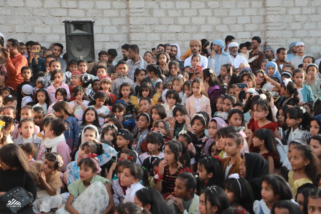بهتافات الصغار ومشاركة الكبار فرحتهم ..تاربة تحيي احتفالية ختم ليلة 27 رمضان بمسجد الجامع بالبلاد بهتافات الصغار ومشاركة الكبار فرحتهم ..تاربة تحيي احتفالية ختم ليلة 27 رمضان بمسجد الجامع بالبلاد
