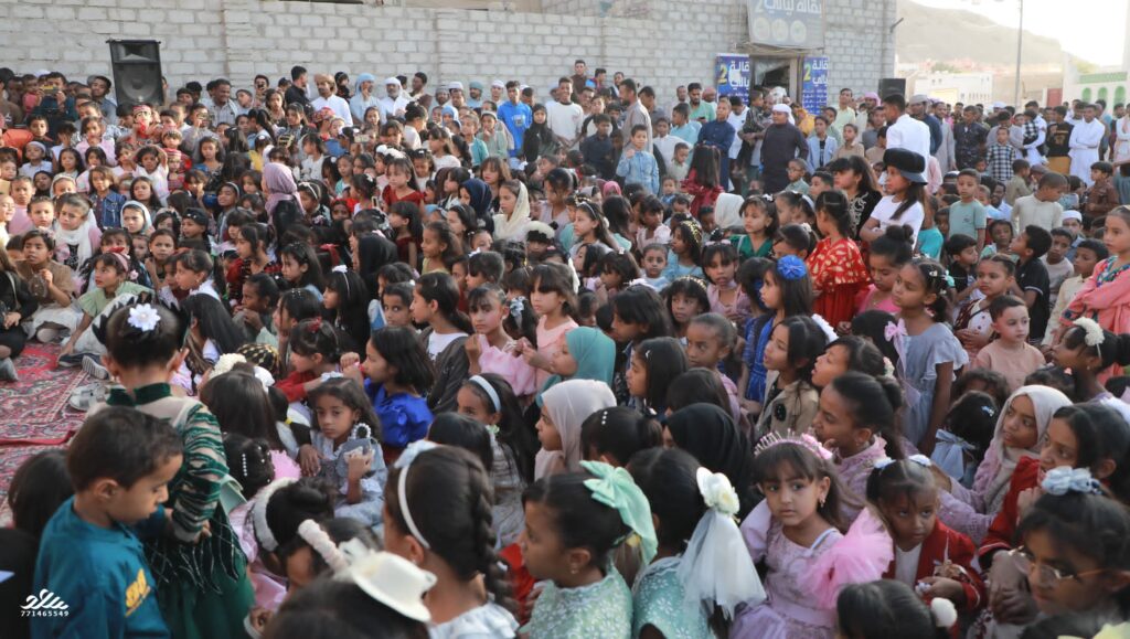 بهتافات الصغار ومشاركة الكبار فرحتهم ..تاربة تحيي احتفالية ختم ليلة 27 رمضان بمسجد الجامع بالبلاد بهتافات الصغار ومشاركة الكبار فرحتهم ..تاربة تحيي احتفالية ختم ليلة 27 رمضان بمسجد الجامع بالبلاد