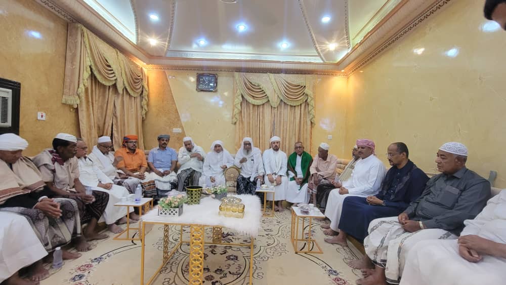 رئيس وأعضاء الهيئة الإدارية لفريق الأهلي بتاربة وعقال وشخصيات منطقة البلاد بتاربة يقدمون واجب العزاء والمواساة لأسرة المغفور له إن شاء الله الشيخ حسين بن عوض بن خميس العامري رئيس وأعضاء الهيئة الإدارية لفريق الأهلي بتاربة وعقال وشخصيات منطقة البلاد بتاربة يقدمون واجب العزاء والمواساة لأسرة المغفور له إن شاء الله الشيخ حسين بن عوض بن خميس العامري