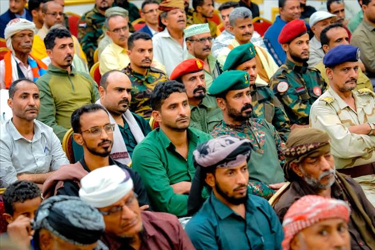 اخبار وتقارير - الرئيس الزُبيدي في الحوطة : عندما نتحدث عن لحج فإننا نتحدث عن انطلاقة الشباب الأولى ، عن التضحيات الجسام التي قدمها رجالها الاوفياء اخبار وتقارير - الرئيس الزُبيدي في الحوطة : عندما نتحدث عن لحج فإننا نتحدث عن انطلاقة الشباب الأولى ، عن التضحيات الجسام التي قدمها رجالها الاوفياء