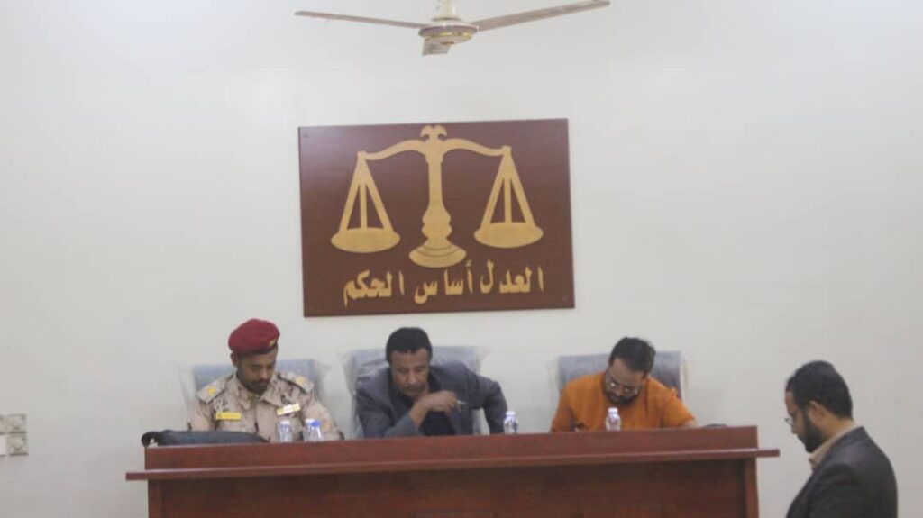 المحكمة العسكرية بالمنطقة الثانية تواصل جلساتها في قضية مقتل المساعد أول سعيد بارجاش "صور" المحكمة العسكرية بالمنطقة الثانية تواصل جلساتها في قضية مقتل المساعد أول سعيد بارجاش "صور"