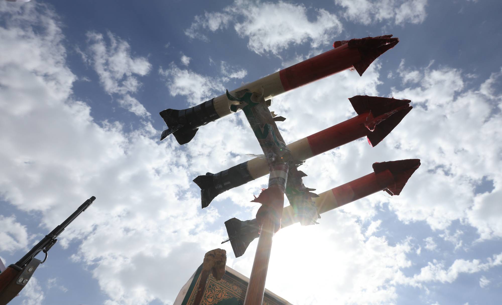 الضربات الأميركية ضد الحوثيين تمتد لتشمل 5 محافظات يمنية - الضربات الأميركية ضد الحوثيين تمتد لتشمل 5 محافظات يمنية -