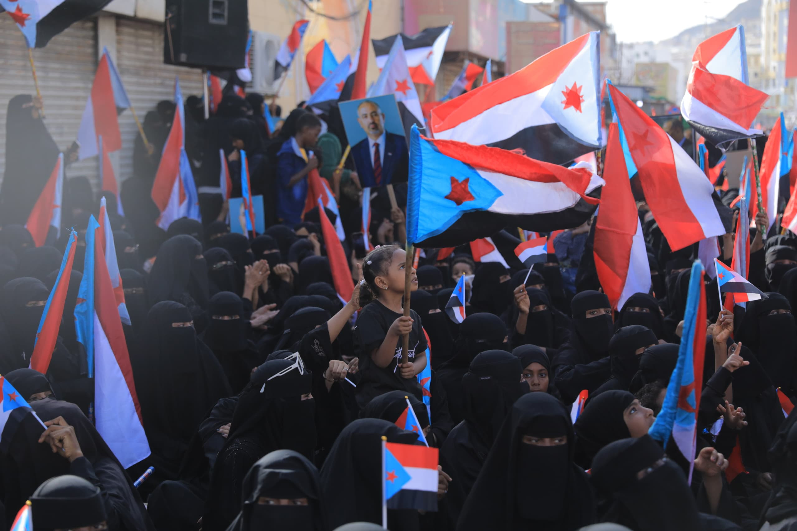 بمشاركة قيادات من المجلس.. حضرموت تحيي الذكرى التاسعة لتحرير ساحل حضرموت بمليونية "حضرموت أولًا" دعمًا للنخبة الحضرمية بمشاركة قيادات من المجلس.. حضرموت تحيي الذكرى التاسعة لتحرير ساحل حضرموت بمليونية "حضرموت أولًا" دعمًا للنخبة الحضرمية