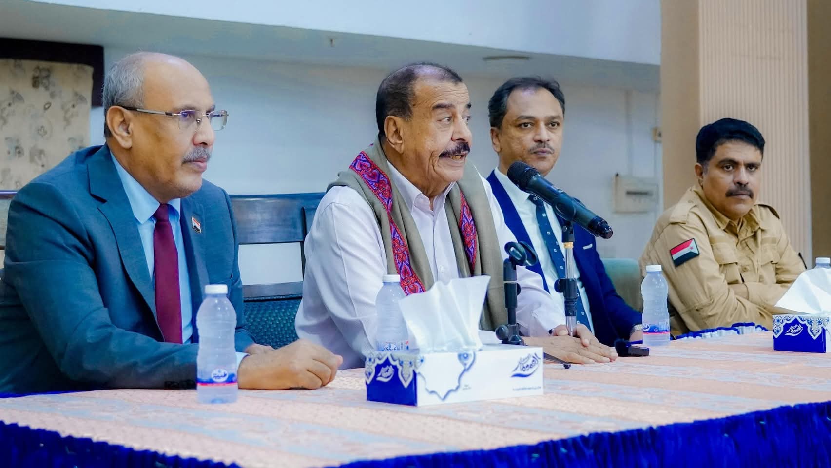 الكثيري يُشارك في اللقاء الموسَّع للمشائخ والشخصيات الاجتماعية في حضرموت - الكثيري يُشارك في اللقاء الموسَّع للمشائخ والشخصيات الاجتماعية في حضرموت -