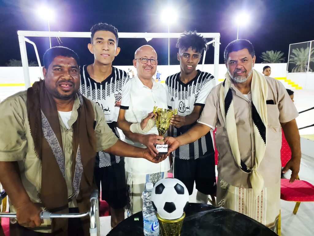 حسان السحيل يتوج بلقب بطولة "زعيم سيئون" بركلات الترجيح حسان السحيل يتوج بلقب بطولة "زعيم سيئون" بركلات الترجيح