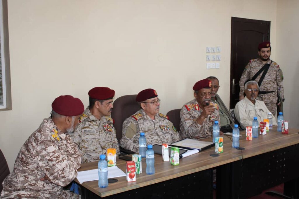 رئيس هيئة الاستخبارات العسكرية يبحث القضايا الأمنية والتأهيل الاستخباراتي في زيارته للمنطقة العسكرية الثانية رئيس هيئة الاستخبارات العسكرية يبحث القضايا الأمنية والتأهيل الاستخباراتي في زيارته للمنطقة العسكرية الثانية