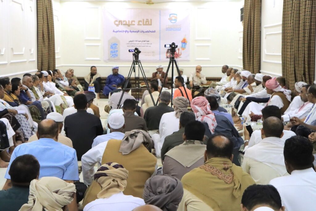 في اللقاء العيدي الذي دعا له وكيل محافظة حضرموت المساعد لشئون مديريات الوادي والصحراء رئيس اللجنة التحضيرية للمجلس الموحد للمحافظات الشرقية الأستاذ / عبدالهادي التميمي : قيادات المكونات الحزبية والمجتمعية والشخصيات الاجتماعية بحضرموت الوادي يؤكدون على أهمية توحيد الصف في اللقاء العيدي الذي دعا له وكيل محافظة حضرموت المساعد لشئون مديريات الوادي والصحراء رئيس اللجنة التحضيرية للمجلس الموحد للمحافظات الشرقية الأستاذ / عبدالهادي التميمي : قيادات المكونات الحزبية والمجتمعية والشخصيات الاجتماعية بحضرموت الوادي يؤكدون على أهمية توحيد الصف