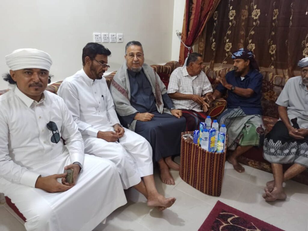 ابناء قبائل العوامر بساحل حضرموت يقيمون عوادهم السنوي في بيت رئيس مؤسسة العوامر التنموية الشيخ حسين غالب العامري بمدينة المكلا "صور" ابناء قبائل العوامر بساحل حضرموت يقيمون عوادهم السنوي في بيت رئيس مؤسسة العوامر التنموية الشيخ حسين غالب العامري بمدينة المكلا "صور"