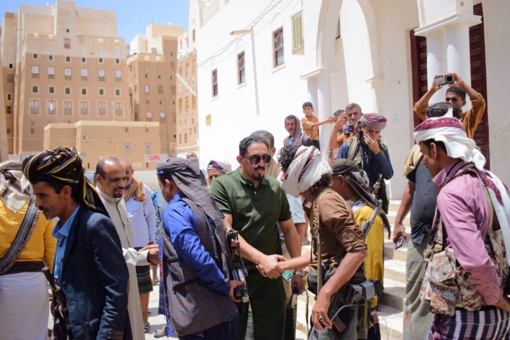 بحضور مدير عام مديرية شبام.. قبيلة آل فطحان تستقبل وفدًا من شبوة وأبين بحضور مدير عام مديرية شبام.. قبيلة آل فطحان تستقبل وفدًا من شبوة وأبين