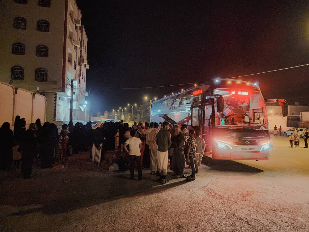 وسط اجواء من الفرحةوالابتهاج<div>حملة شهر رمضان وشوال تعود إلى أرض الوطن</div> وسط اجواء من الفرحةوالابتهاج<div>حملة شهر رمضان وشوال تعود إلى أرض الوطن</div>