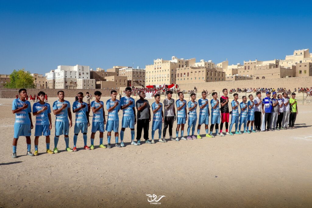 اهلي تاربة من شبام ينتزع كأس البطولة ويتوج بطلا لبطولة كأس الفقيد محمد عفيف اهلي تاربة من شبام ينتزع كأس البطولة ويتوج بطلا لبطولة كأس الفقيد محمد عفيف