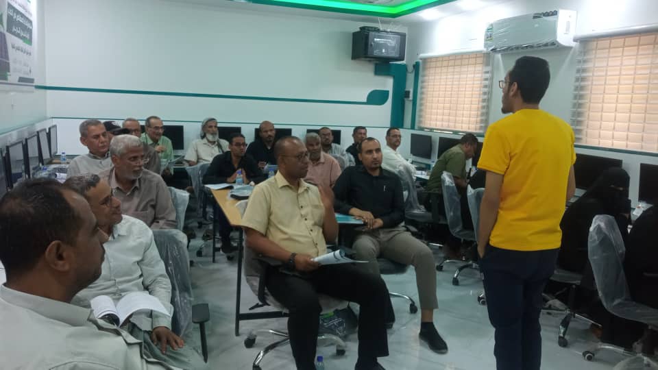 عندما يكون للإبداع عنوان… يظهر المدرب أحمد بن بصري. عندما يكون للإبداع عنوان… يظهر المدرب أحمد بن بصري.