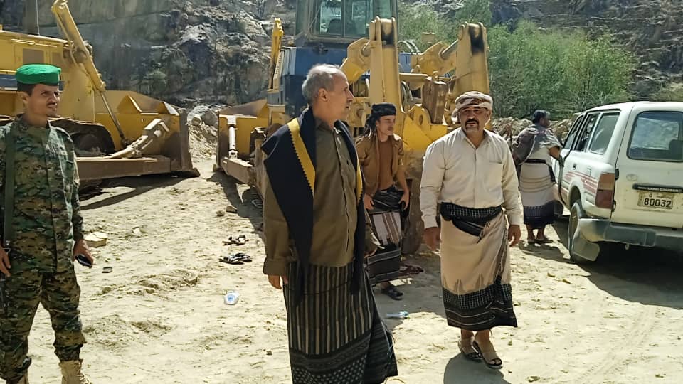 انتقالي سرار يافع يتفقد العمل بمشروع شق طريق باتيس رصُد معربان لبعوس انتقالي سرار يافع يتفقد العمل بمشروع شق طريق باتيس رصُد معربان لبعوس