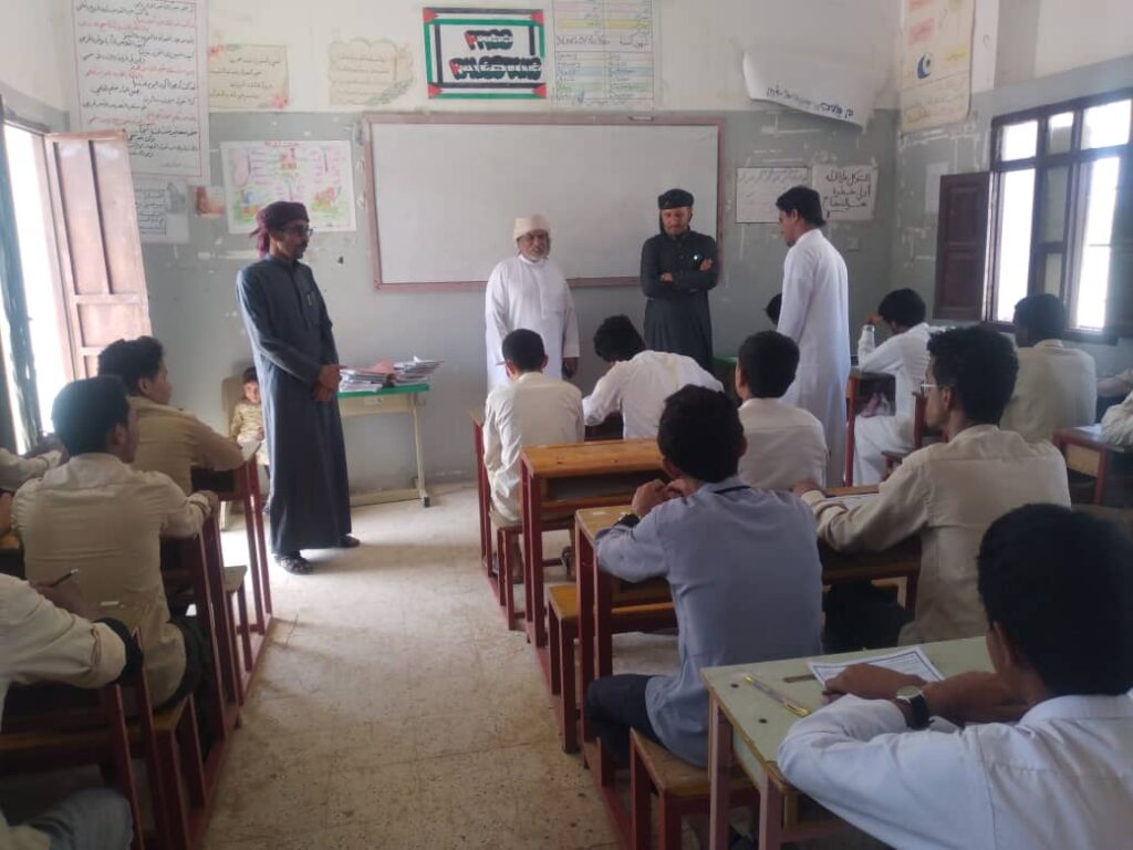 مدير عام مديريه رماه يتفقد سير الامتحانات النهائيه بمدارس المديريه مدير عام مديريه رماه يتفقد سير الامتحانات النهائيه بمدارس المديريه