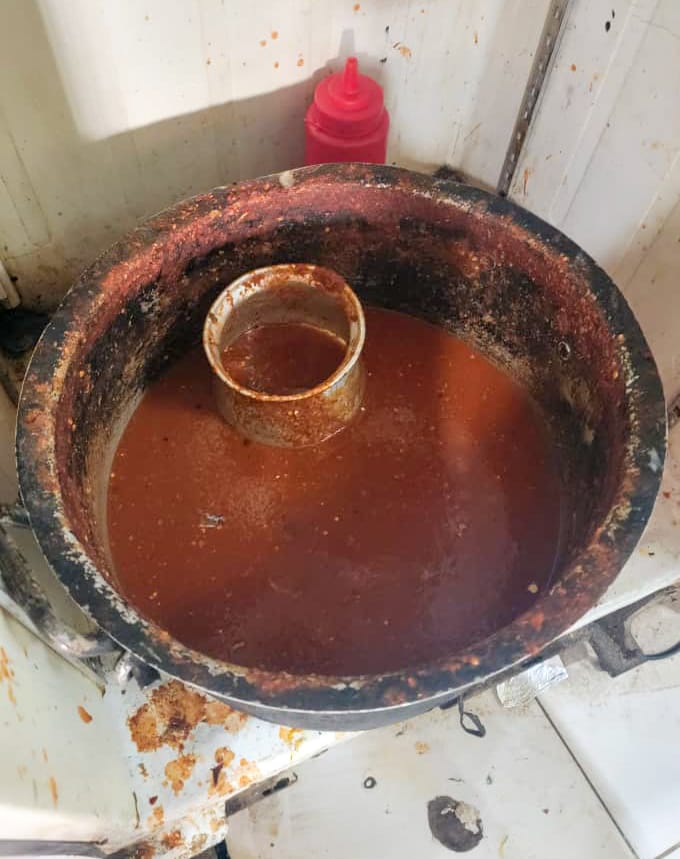 حملة تفتيشية موسعة على المنشآت الغذائية في الشحر تفضي إلى إغلاق مخالفين وإتلاف مواد غدائية فاسدة "شاهد الصور" حملة تفتيشية موسعة على المنشآت الغذائية في الشحر تفضي إلى إغلاق مخالفين وإتلاف مواد غدائية فاسدة "شاهد الصور"