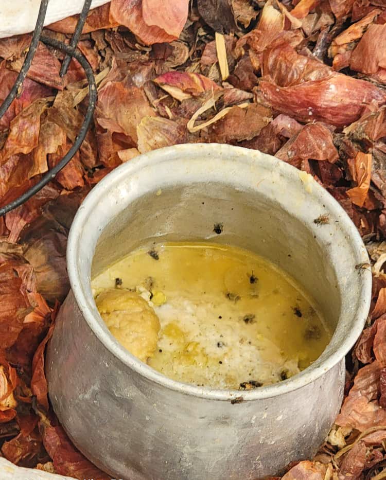 حملة تفتيشية موسعة على المنشآت الغذائية في الشحر تفضي إلى إغلاق مخالفين وإتلاف مواد غدائية فاسدة "شاهد الصور" حملة تفتيشية موسعة على المنشآت الغذائية في الشحر تفضي إلى إغلاق مخالفين وإتلاف مواد غدائية فاسدة "شاهد الصور"