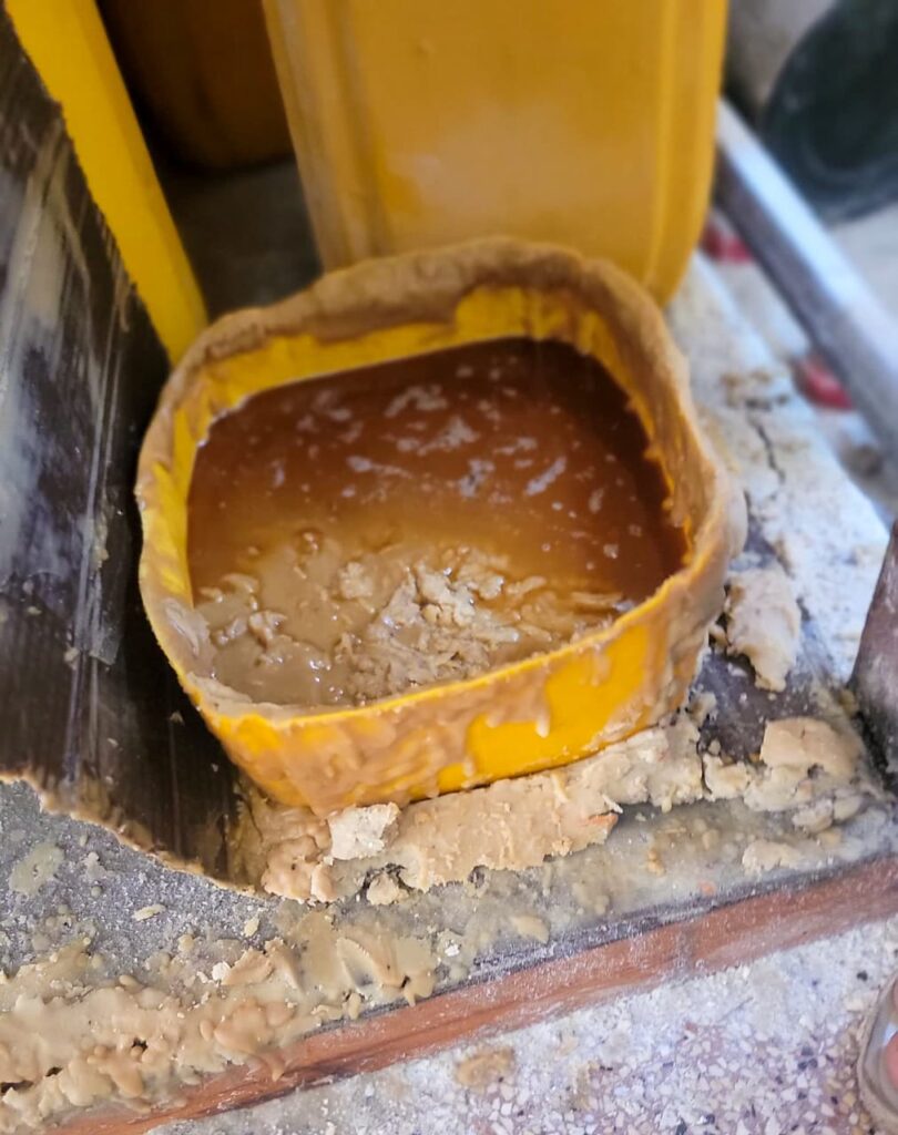 حملة تفتيشية موسعة على المنشآت الغذائية في الشحر تفضي إلى إغلاق مخالفين وإتلاف مواد غدائية فاسدة "شاهد الصور" حملة تفتيشية موسعة على المنشآت الغذائية في الشحر تفضي إلى إغلاق مخالفين وإتلاف مواد غدائية فاسدة "شاهد الصور"