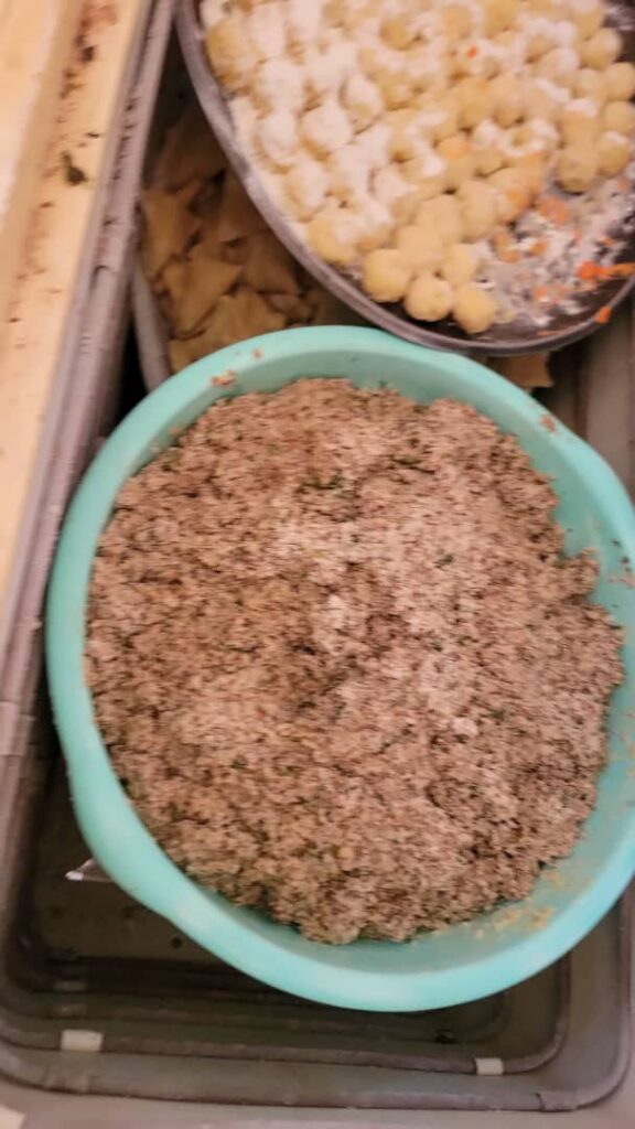 حملة تفتيشية موسعة على المنشآت الغذائية في الشحر تفضي إلى إغلاق مخالفين وإتلاف مواد غدائية فاسدة "شاهد الصور" حملة تفتيشية موسعة على المنشآت الغذائية في الشحر تفضي إلى إغلاق مخالفين وإتلاف مواد غدائية فاسدة "شاهد الصور"