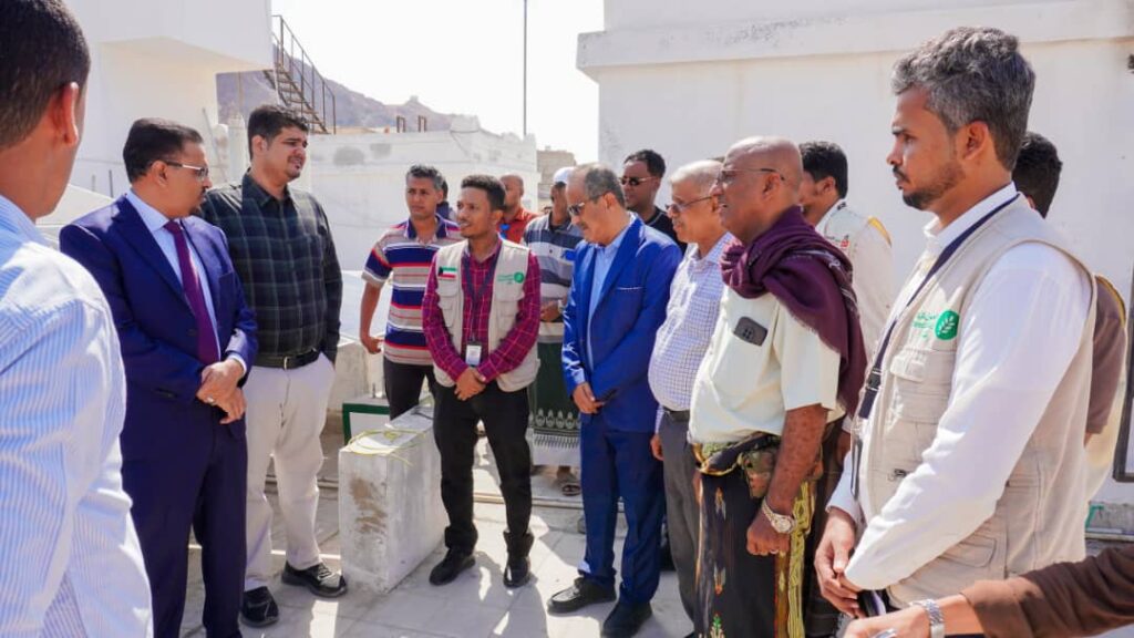 الأمين العام لمحلي حضرموت يدشّن مشروع الطاقة الشمسية بمستشفى المكلا للأمومة والطفولة الأمين العام لمحلي حضرموت يدشّن مشروع الطاقة الشمسية بمستشفى المكلا للأمومة والطفولة