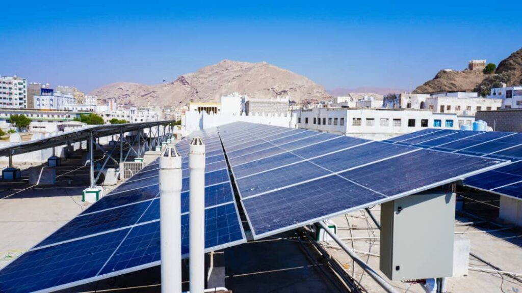 الأمين العام لمحلي حضرموت يدشّن مشروع الطاقة الشمسية بمستشفى المكلا للأمومة والطفولة الأمين العام لمحلي حضرموت يدشّن مشروع الطاقة الشمسية بمستشفى المكلا للأمومة والطفولة