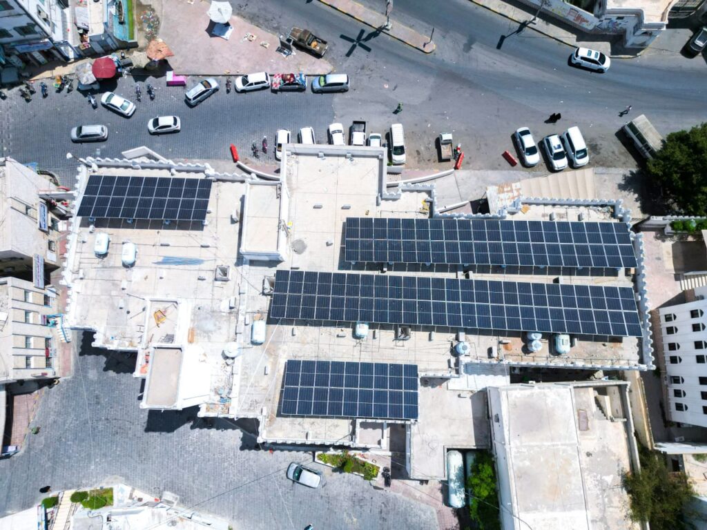 الأمين العام لمحلي حضرموت يدشّن مشروع الطاقة الشمسية بمستشفى المكلا للأمومة والطفولة الأمين العام لمحلي حضرموت يدشّن مشروع الطاقة الشمسية بمستشفى المكلا للأمومة والطفولة