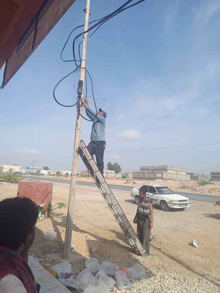 العساني يتفقد سير أعمال الصيانة في مراكز الاتصالات بمديرية الريدة الشرقية العساني يتفقد سير أعمال الصيانة في مراكز الاتصالات بمديرية الريدة الشرقية